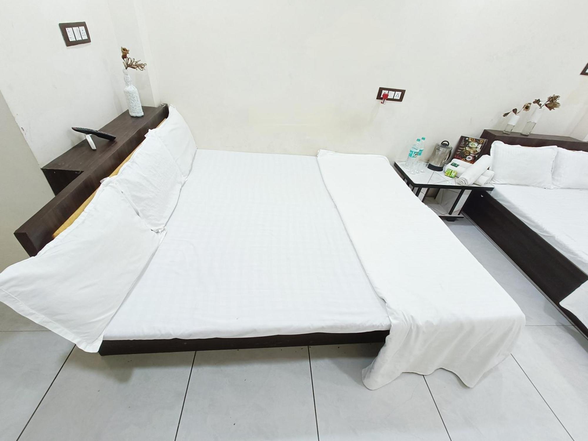 Ginger Hotels Ujjain Tower Kshipra Inn-Family Stay Airconditioned Hotel Extérieur photo